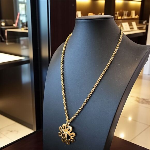 CHANEL Gold Plated Chain Necklace with Iconic Pendant - Picture 3 of 7